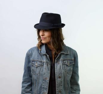 CHAPEAU MELON BLEU : LE RENOUVEAU VINTAGE