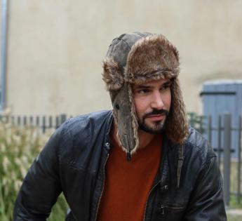 Chapka/Chapeau Russe pour Homme  Vrai Fourrure et Cuir - Côté