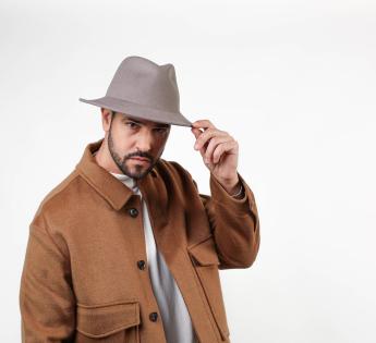 chapeau traveller français Hugo